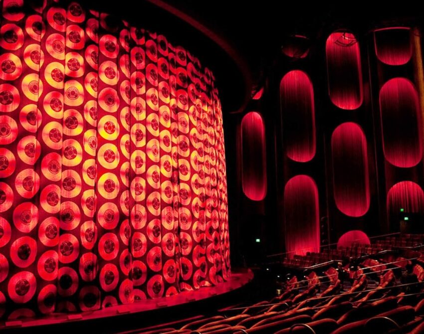 mgm_city_center_elvis_theatre01